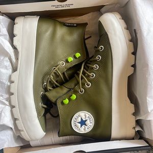 Woman’s Converse waterproof, dark moss